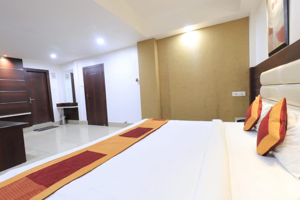 Hotel Rashmi Guwahati Exterior foto